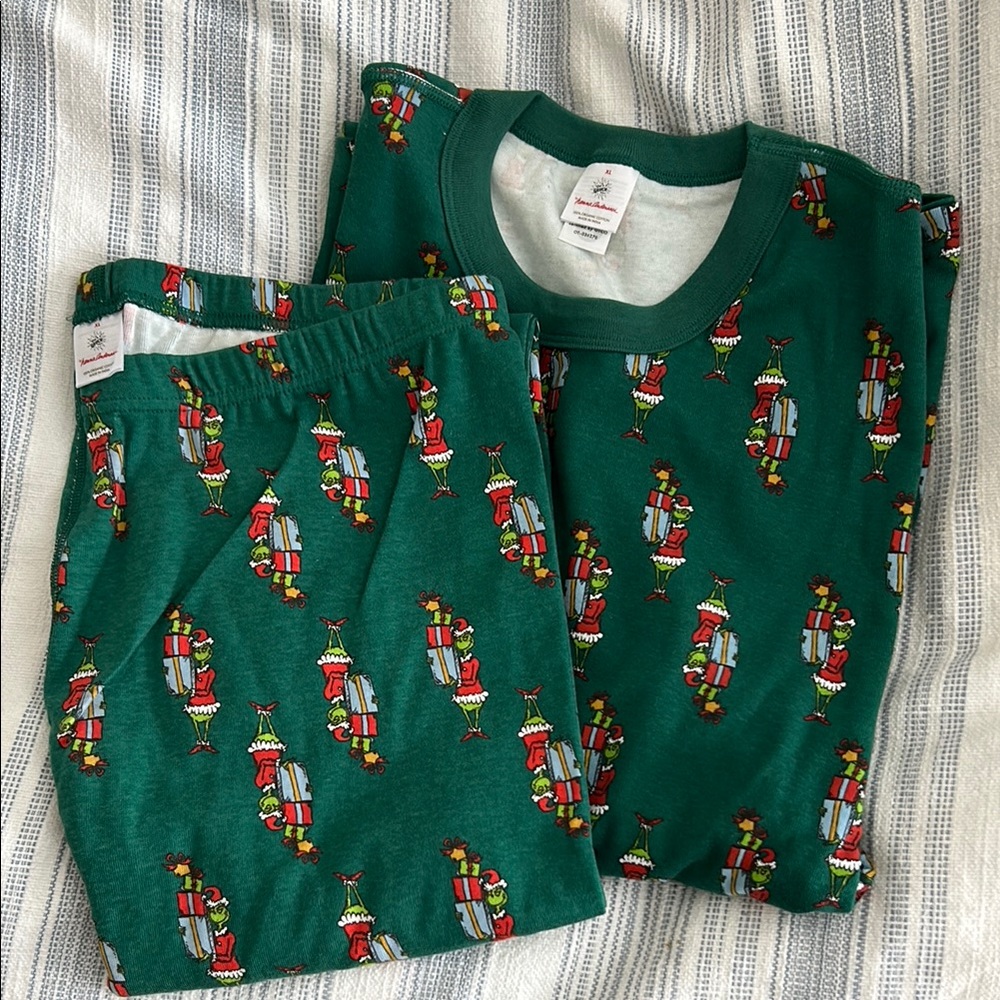 Hanna Andersson Green Festive Pajamas